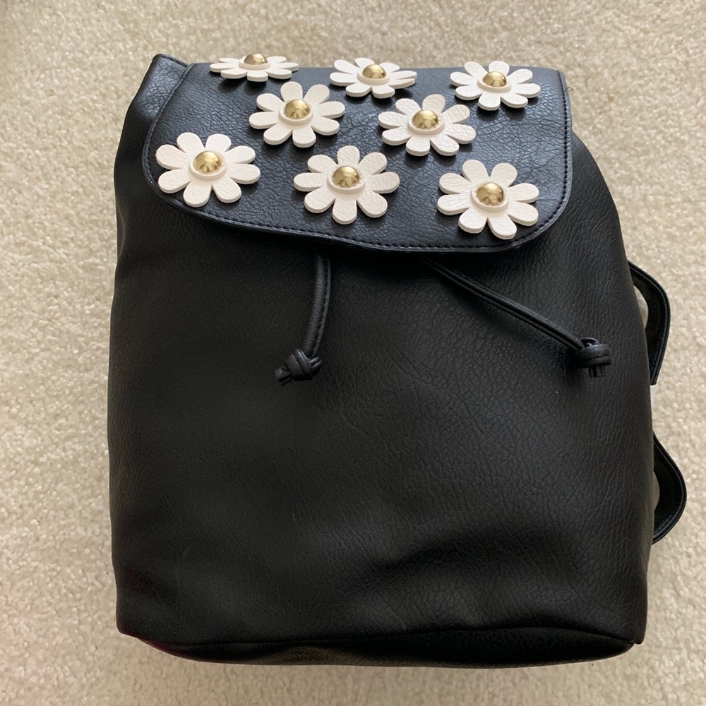 Bueno Collection Daisy Back pack NEW - Picture 2 of 8